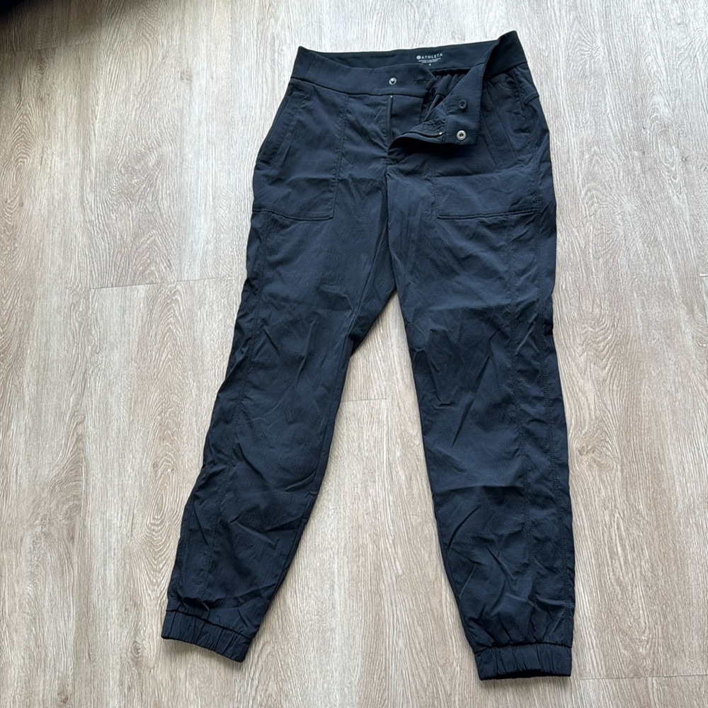 Athleta Hiking Pants Jogger Style Nylon Almost New Barely Worn Size 4